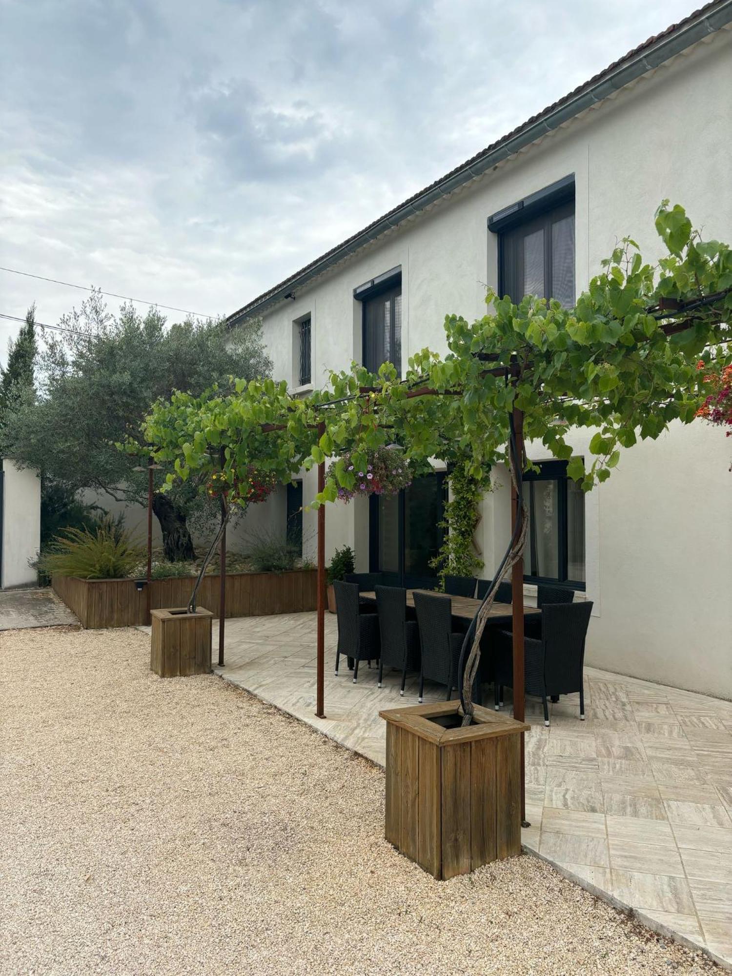le Mas des mirabelles Cabannes Exterior foto